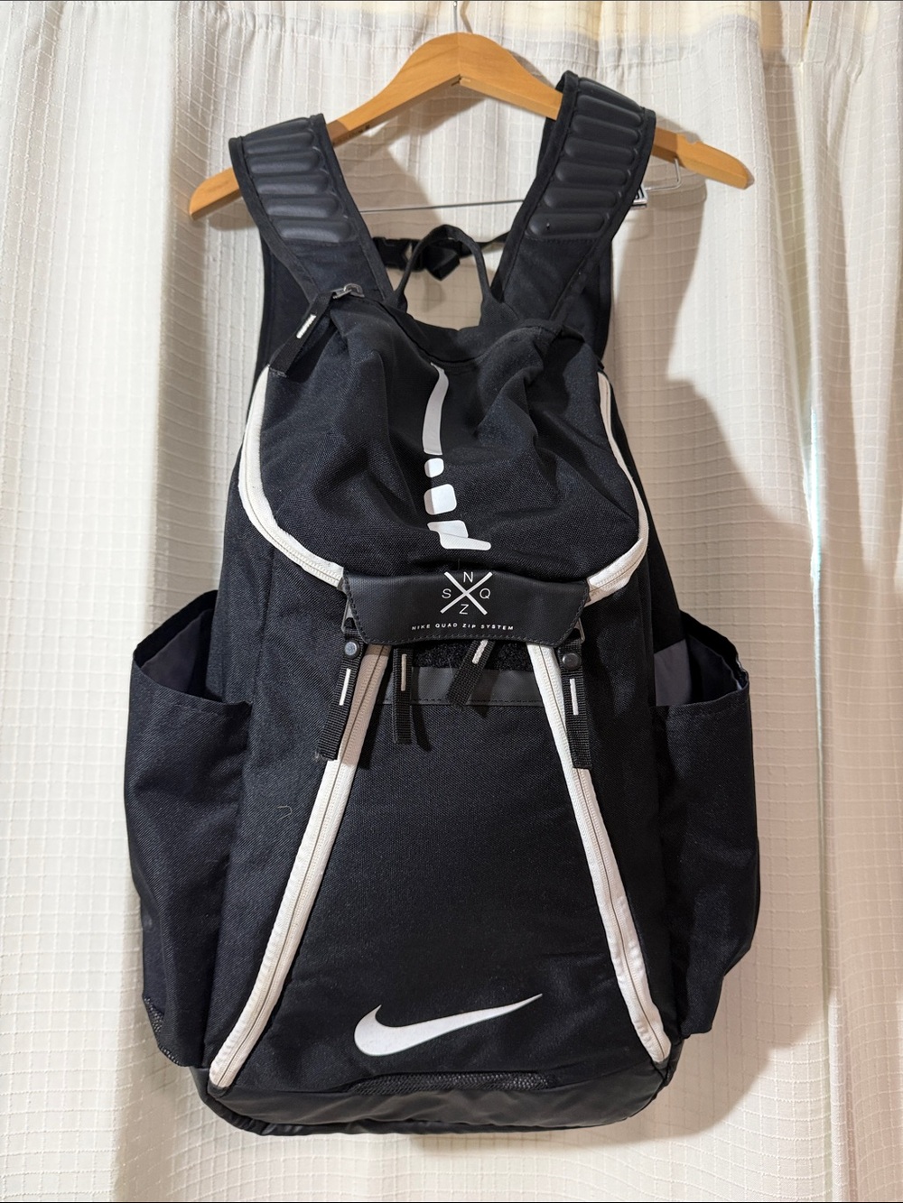 Nike Hoops Elite Max Air Team 2.0 backpack black white school sports ball bag
